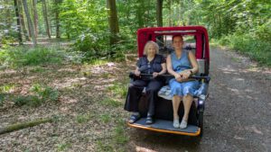 Rikschafahrt im Wald